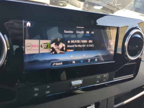 2025 Mercedes-Benz Sprinter 2500 144 WB Standard Roof Passenger