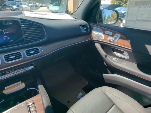 2025 Mercedes-Benz GLE 450e Base 4MATIC