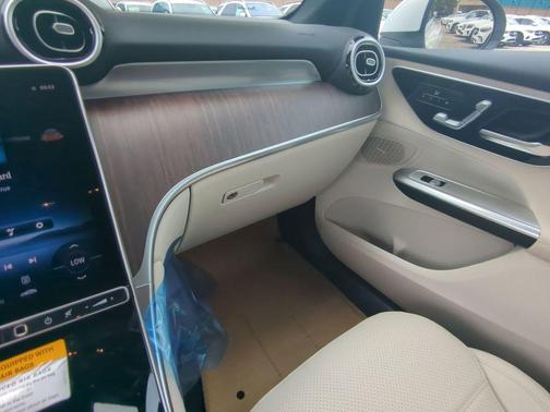 2026 Mercedes-Benz GLC 300 Base