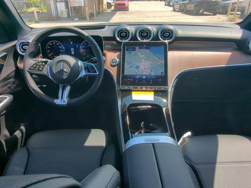 2025 Mercedes-Benz GLC 300 Base