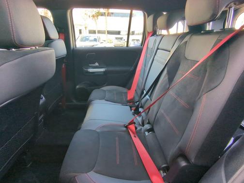 2025 Mercedes-Benz AMG GLB 35 Base