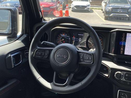 Black Clearcoat 2026 Jeep Wrangler Rubicon