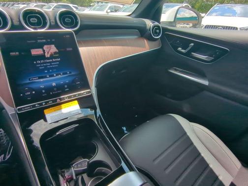 2025 Mercedes-Benz GLC 350e Base 4MATIC