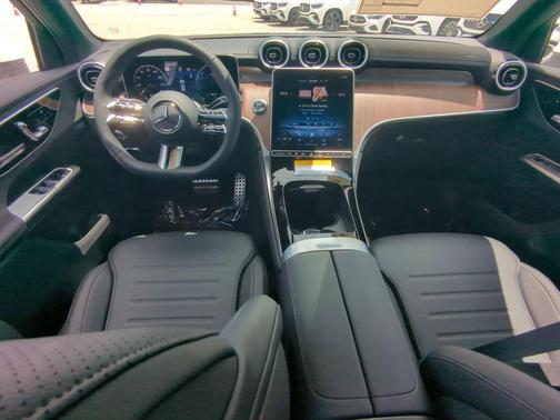 2025 Mercedes-Benz GLC 350e Base 4MATIC
