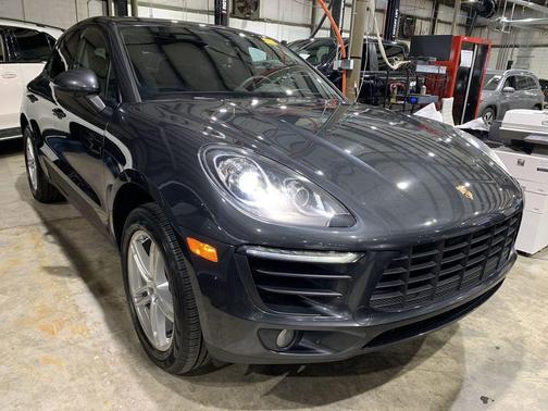 2018 Porsche Macan Base (PDK)