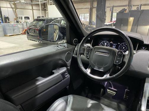 Yulong White 2017 Land Rover Range Rover Sport 3.0L Supercharged HSE Dynamic