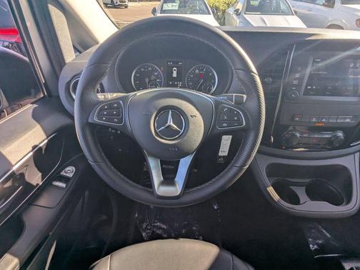2023 Mercedes-Benz Metris Base