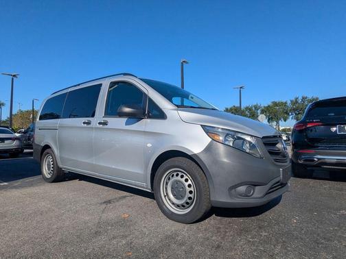 2023 Mercedes-Benz Metris Base