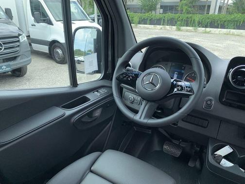 2025 Mercedes-Benz Sprinter 2500 High Roof