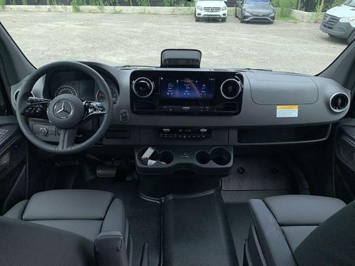 2025 Mercedes-Benz Sprinter 2500 High Roof