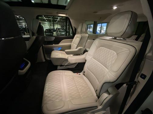 2023 Lincoln Navigator L Black Label