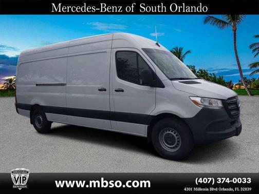 Gray White 2022 Mercedes-Benz Sprinter 2500 170 WB