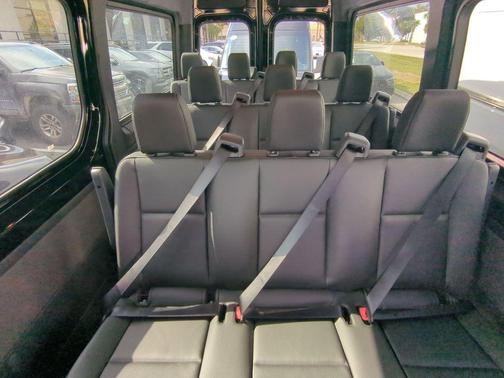 2025 Mercedes-Benz Sprinter 2500 144 WB Standard Roof Passenger