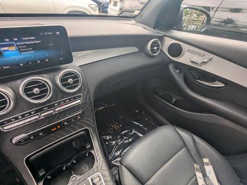 Graphite Gray Metallic 2022 Mercedes-Benz GLC 300 Base
