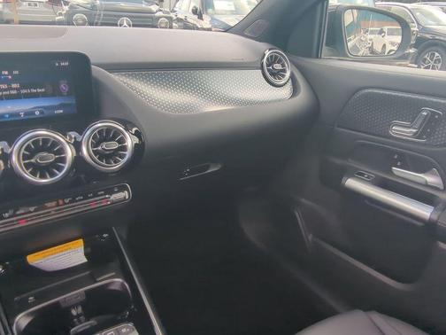 2025 Mercedes-Benz GLA 250 Base