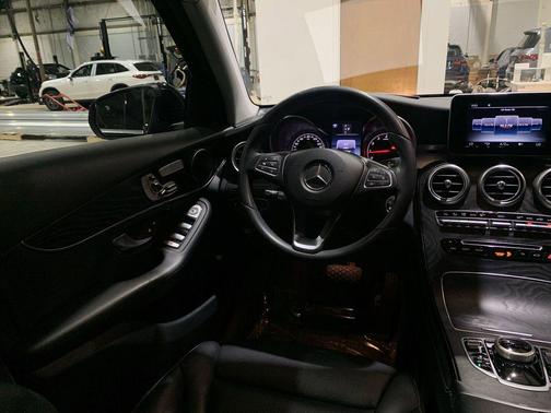 2017 Mercedes-Benz GLC 300 Base