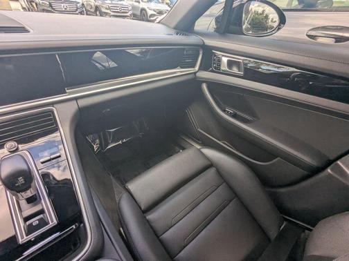 2019 Porsche Panamera 4