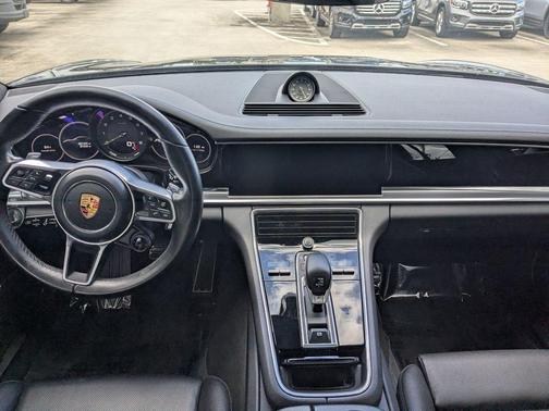 2019 Porsche Panamera 4