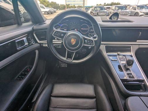 2019 Porsche Panamera 4