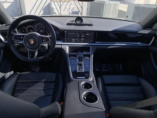 2019 Porsche Panamera 4