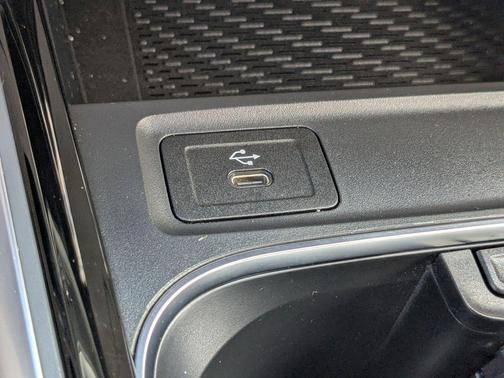2024 Mercedes-Benz GLB 250 Base 4MATIC
