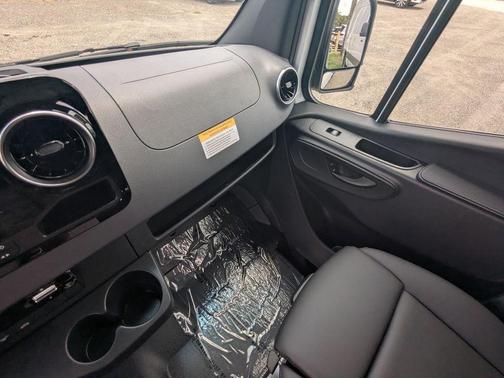 Arctic White 2026 Mercedes-Benz Sprinter 2500 Standard Roof