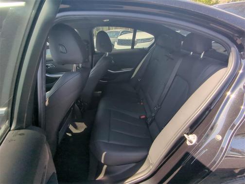 2021 BMW 330 i xDrive