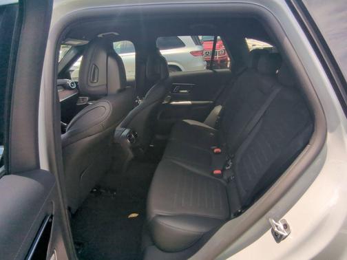 2025 Mercedes-Benz GLC 350e Base 4MATIC