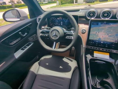 2025 Mercedes-Benz GLC 350e Base 4MATIC