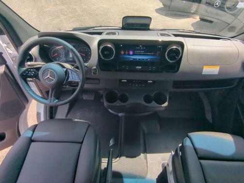2025 Mercedes-Benz Sprinter 2500 Standard Roof