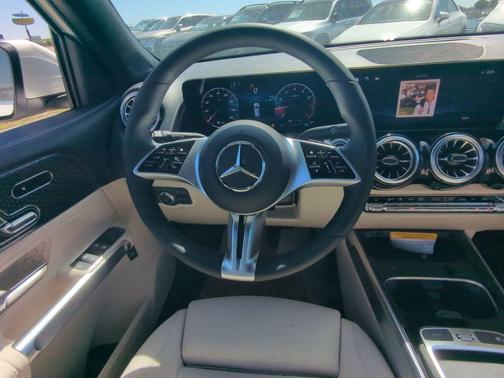 2025 Mercedes-Benz GLB 250 Base