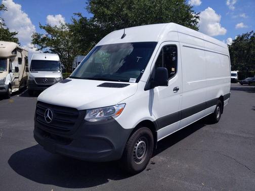Gray White 2022 Mercedes-Benz Sprinter 2500 170 WB