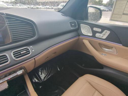 MANUFAKTUR Moonlight White Metallic 2026 Mercedes-Benz GLE 450 4MATIC