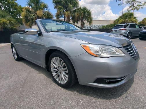 2013 Chrysler 200 Limited