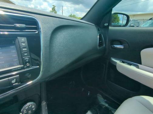2013 Chrysler 200 Limited