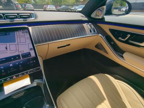 2025 Mercedes-Benz AMG S 63 E Base