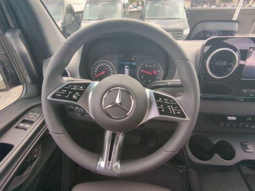 2025 Mercedes-Benz Sprinter 2500 144 WB Standard Roof Passenger