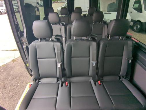 2025 Mercedes-Benz Sprinter 2500 144 WB Standard Roof Passenger