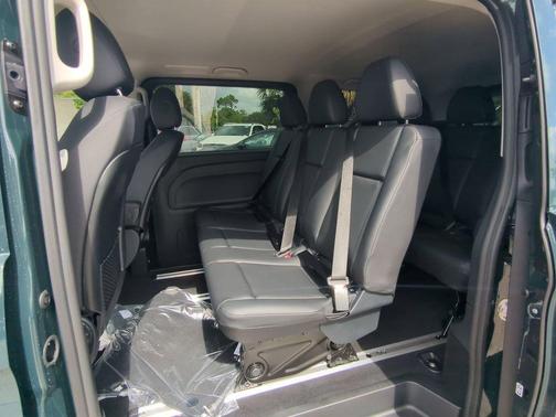 2023 Mercedes-Benz Metris Base