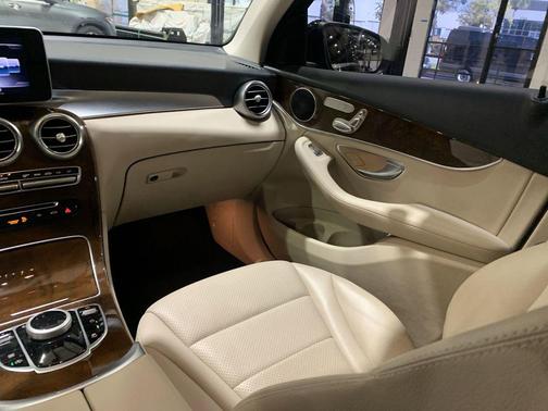 2018 Mercedes-Benz GLC 300 Base