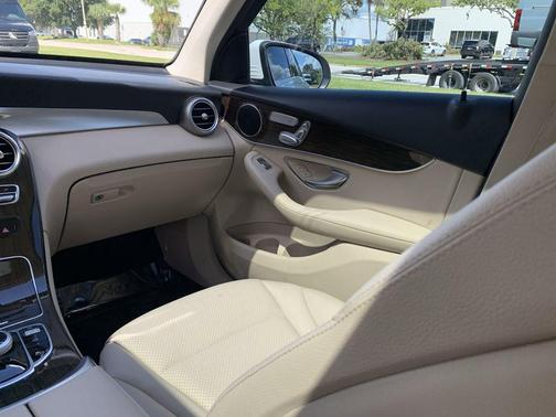 2019 Mercedes-Benz GLC 300 Base 4MATIC