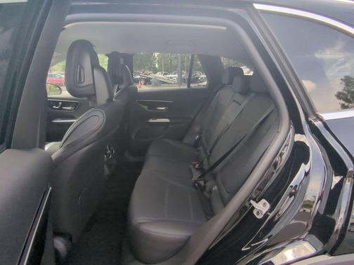 2025 Mercedes-Benz GLC 350e Base 4MATIC