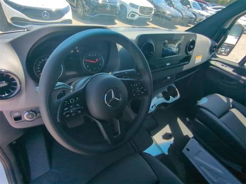 2024 Mercedes-Benz Sprinter 2500 170 WB