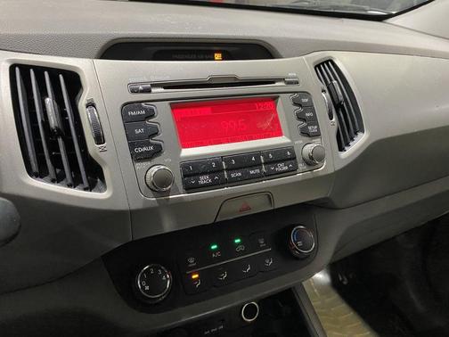 Clear White 2011 Kia Sportage LX
