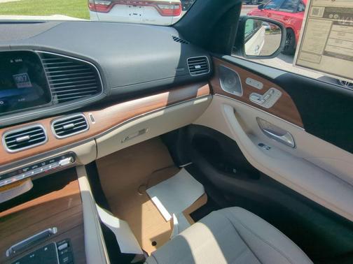2026 Mercedes-Benz GLS 450 