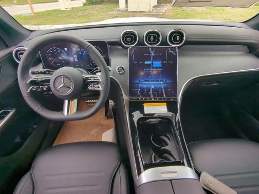 2025 Mercedes-Benz GLC 350e Base 4MATIC