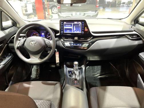 2021 Toyota C-HR LE