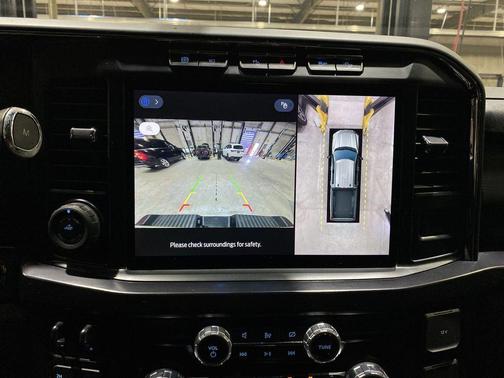 Star White 2023 Ford F-350 Lariat Super Duty