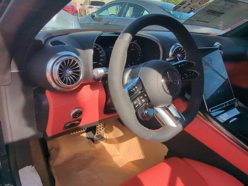 2025 Mercedes-Benz AMG SL 63 S E Performance