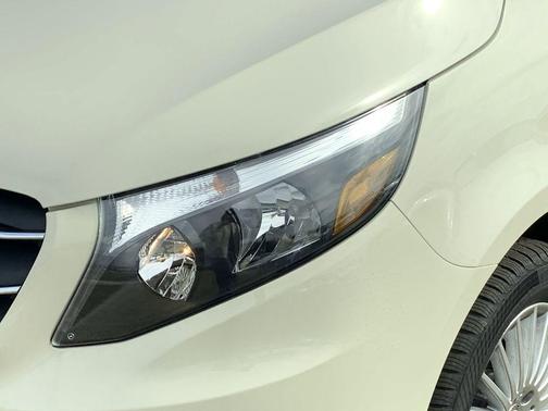 2023 Mercedes-Benz Metris Base